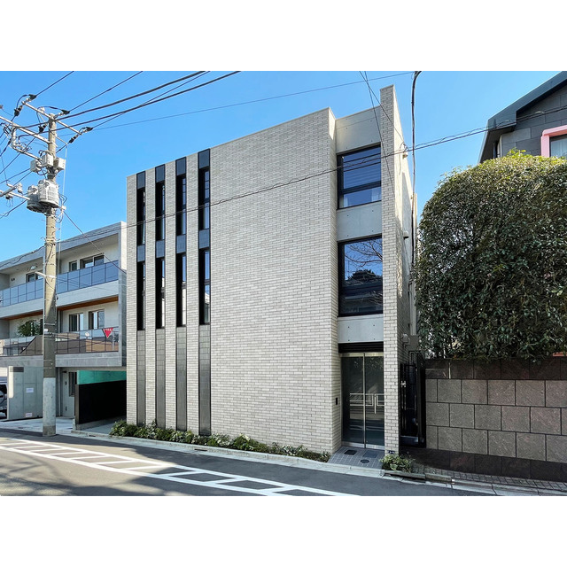 Renaissance Shoto Premium Court